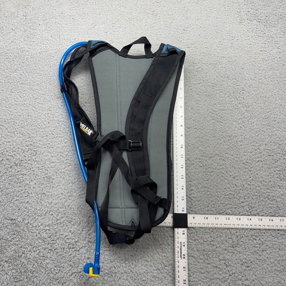 CamelBak Rogue 2L Blue Gray Hydration Pack Hiking Trail backpack w/ Reservoir - Picture 3 of 8
